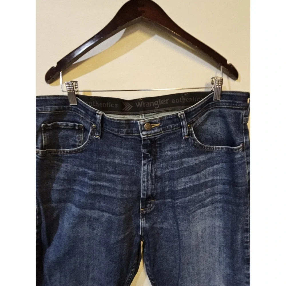 Wrangler Men's Authentics Reg Fit Straight Leg Jeans Blue 36x34‎